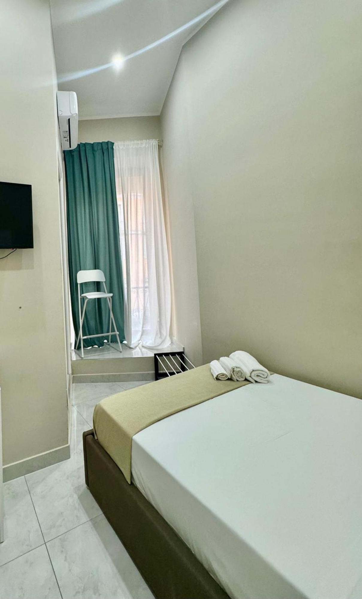 Royal Dream Bed & Breakfast Наполи Екстериор снимка