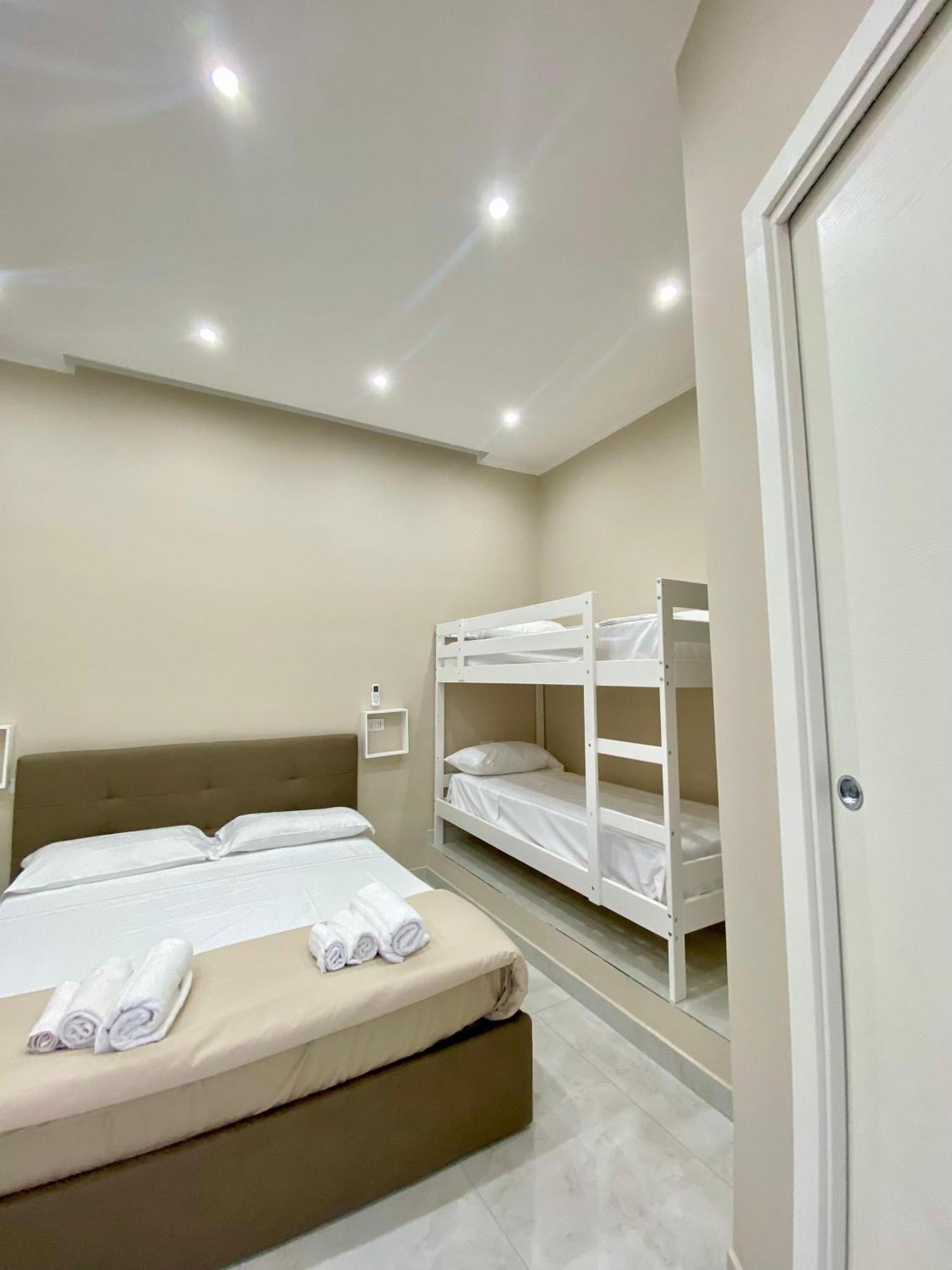 Royal Dream Bed & Breakfast Наполи Екстериор снимка
