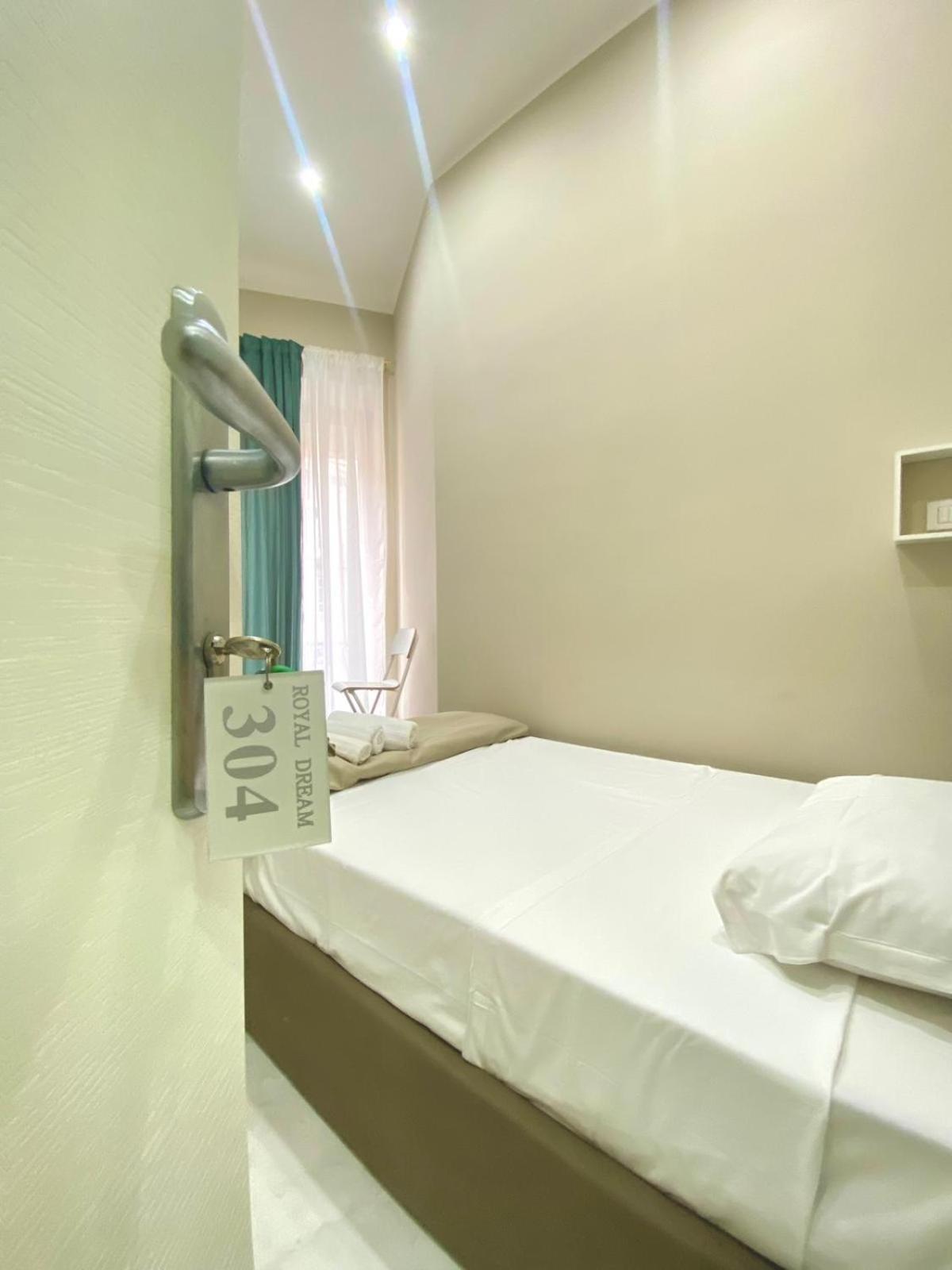 Royal Dream Bed & Breakfast Наполи Екстериор снимка