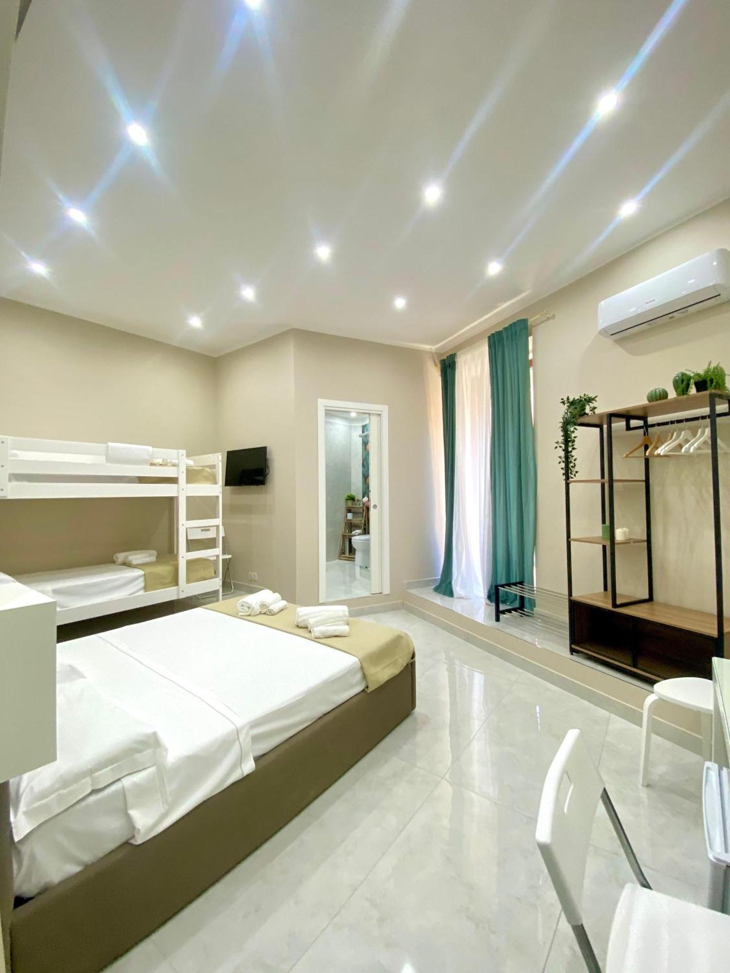 Royal Dream Bed & Breakfast Наполи Екстериор снимка