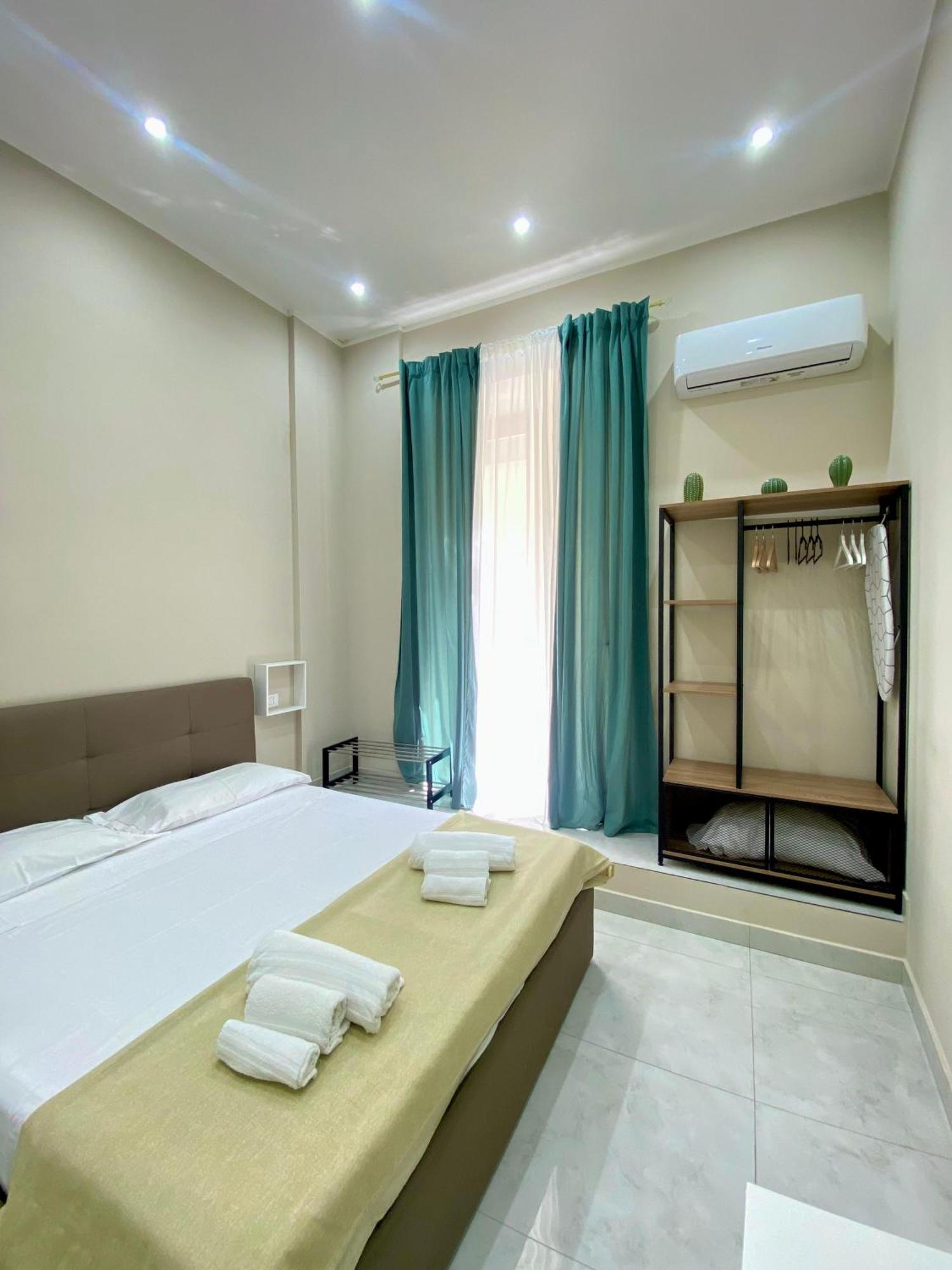 Royal Dream Bed & Breakfast Наполи Екстериор снимка