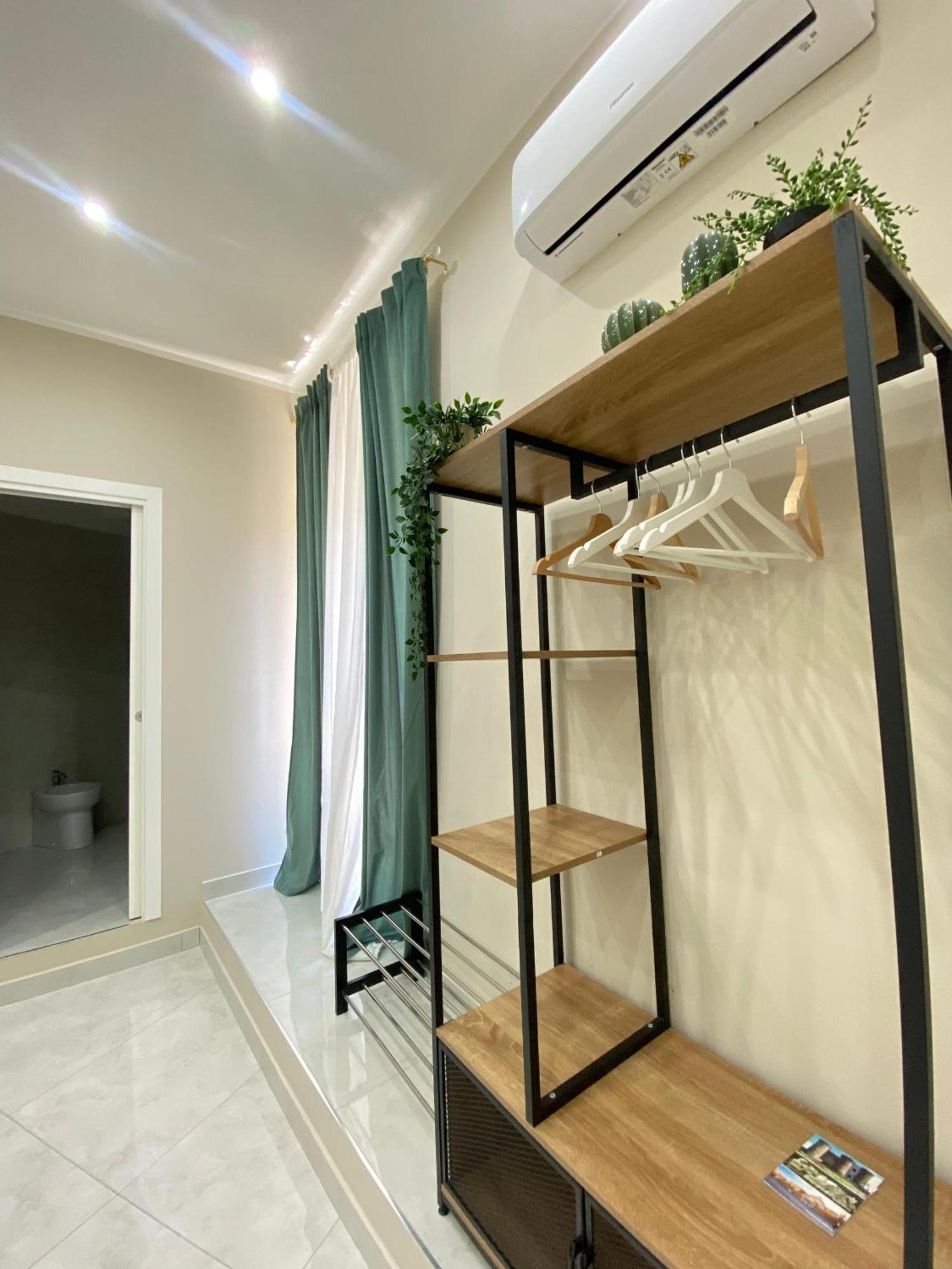 Royal Dream Bed & Breakfast Наполи Екстериор снимка
