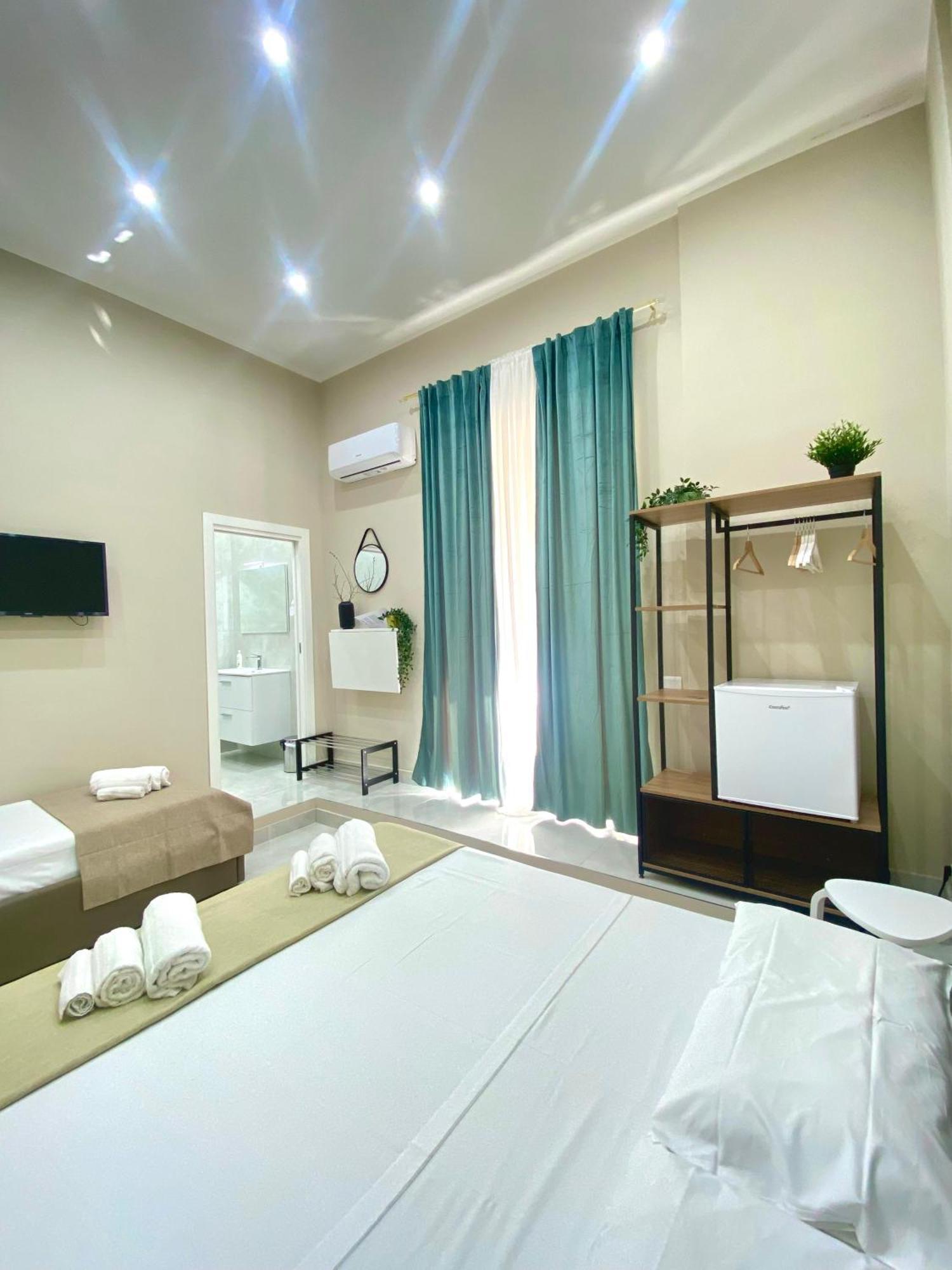Royal Dream Bed & Breakfast Наполи Екстериор снимка
