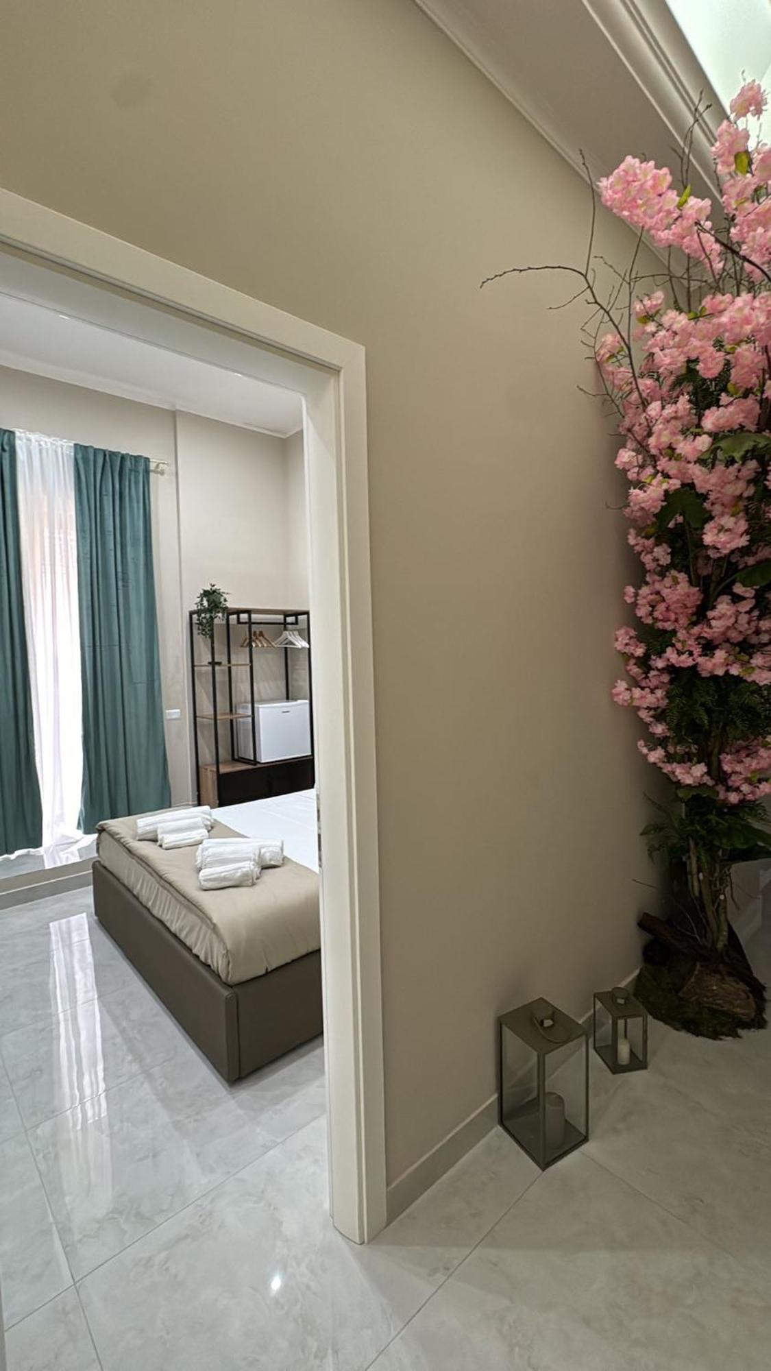 Royal Dream Bed & Breakfast Наполи Екстериор снимка