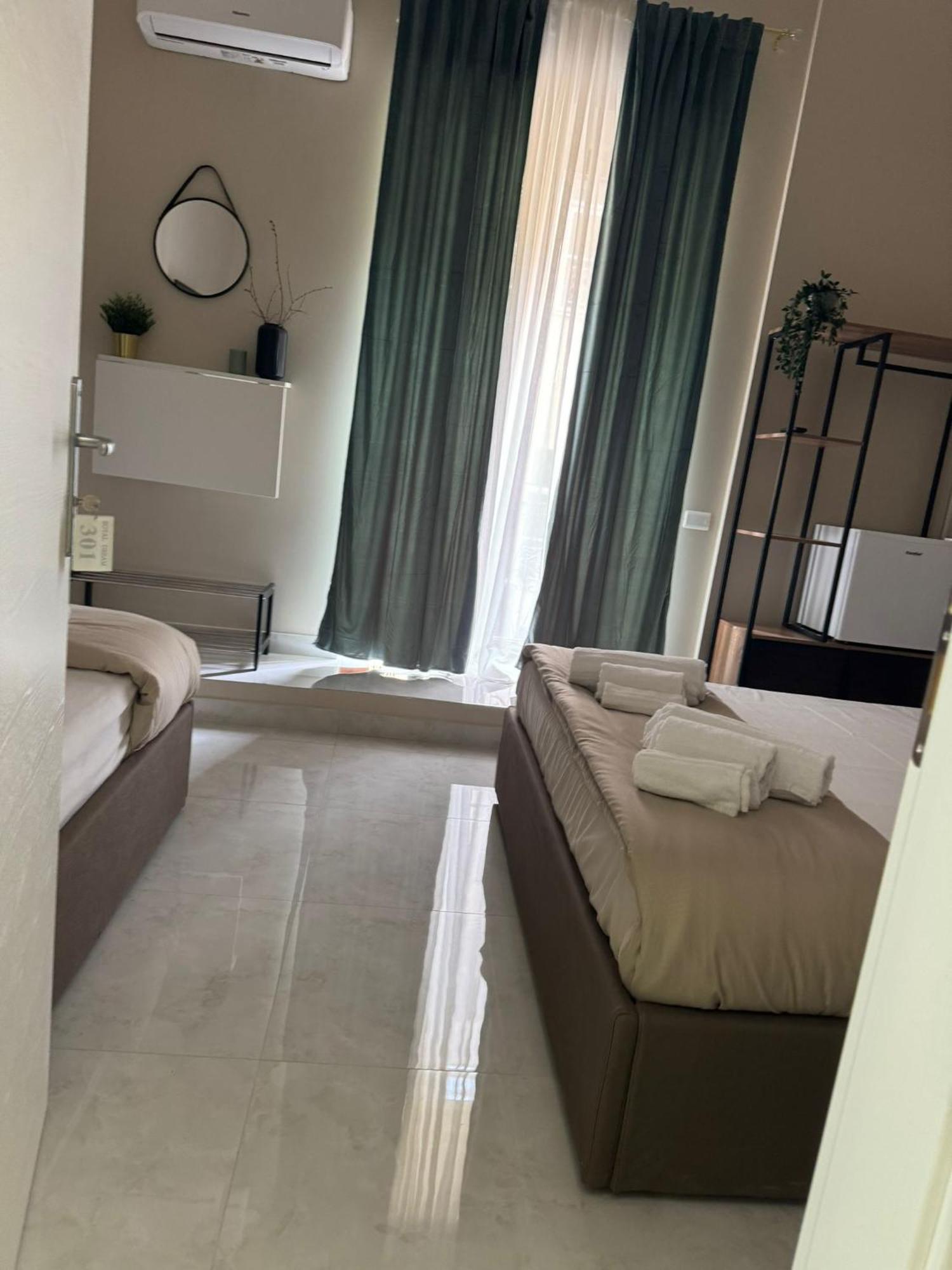 Royal Dream Bed & Breakfast Наполи Екстериор снимка