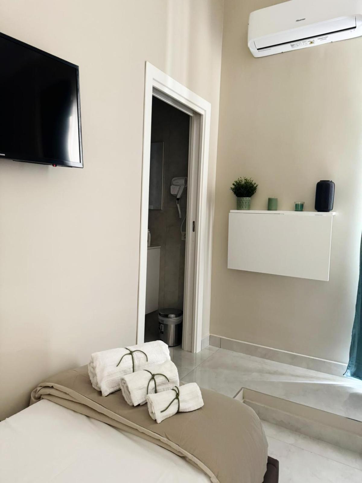 Royal Dream Bed & Breakfast Наполи Екстериор снимка
