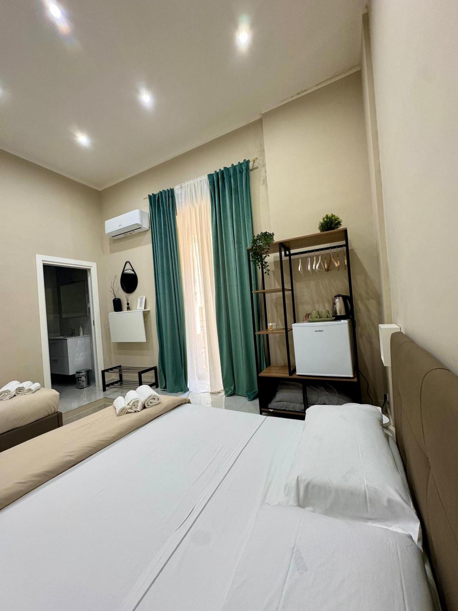 Royal Dream Bed & Breakfast Наполи Екстериор снимка
