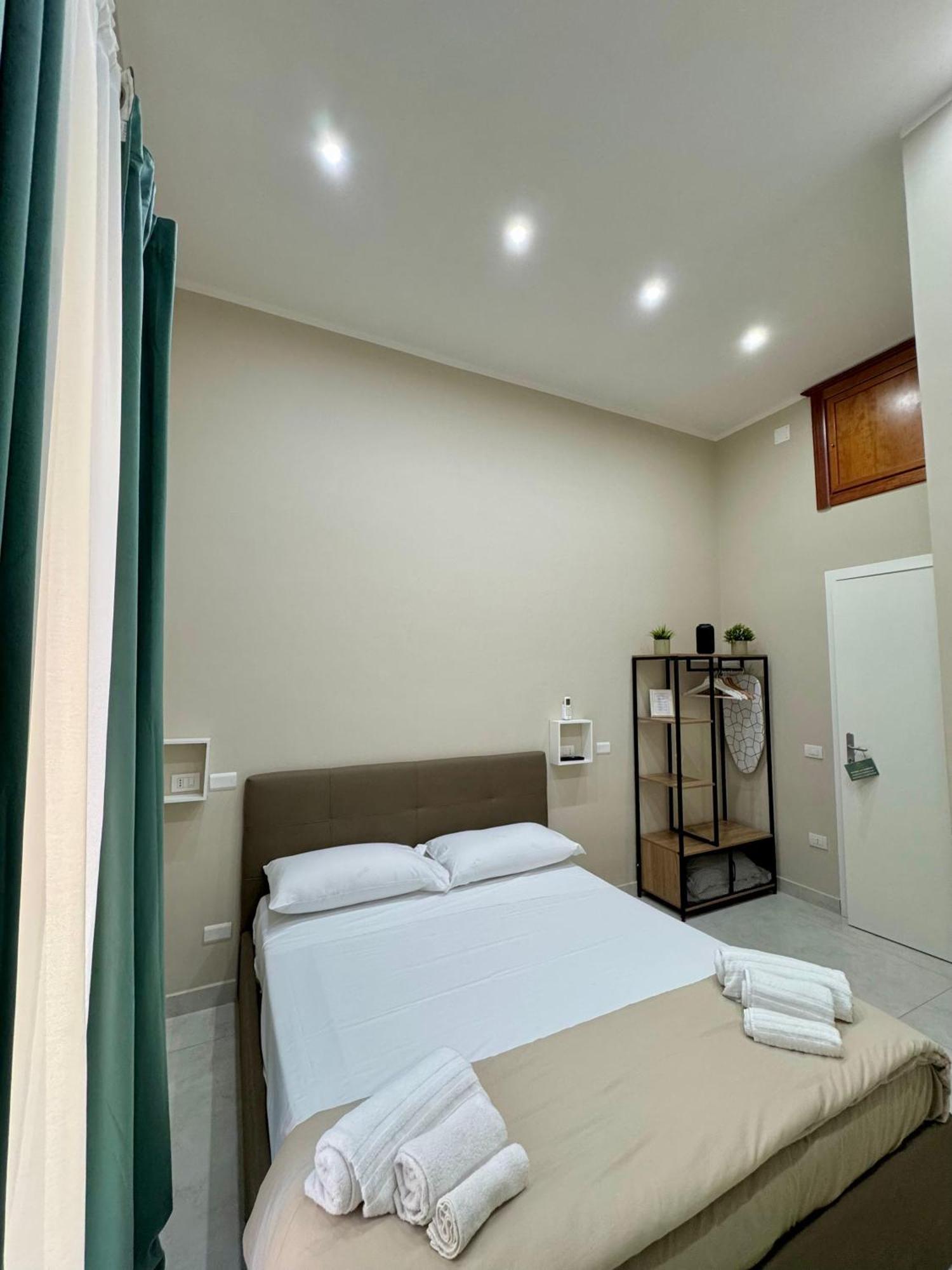Royal Dream Bed & Breakfast Наполи Екстериор снимка