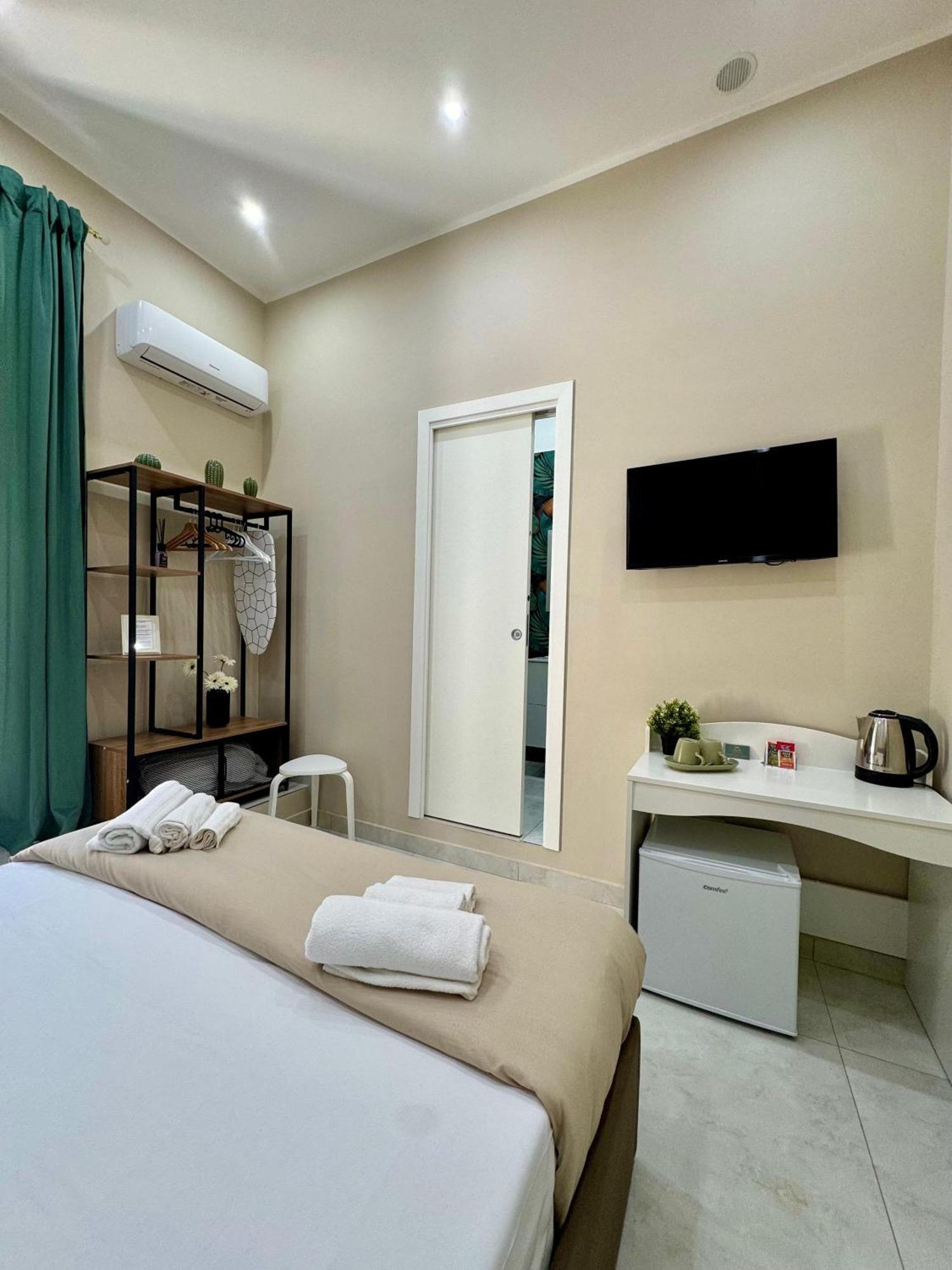 Royal Dream Bed & Breakfast Наполи Екстериор снимка