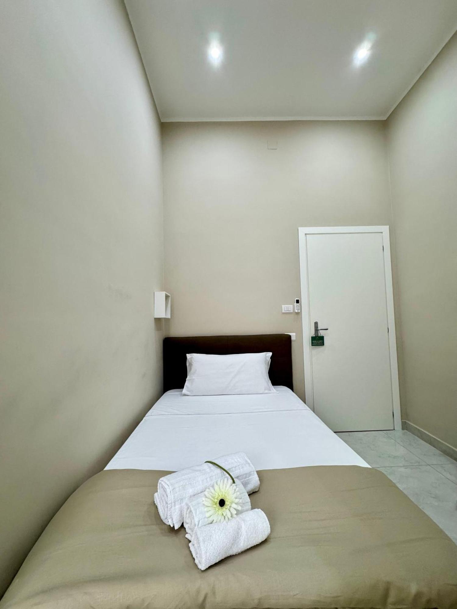 Royal Dream Bed & Breakfast Наполи Екстериор снимка