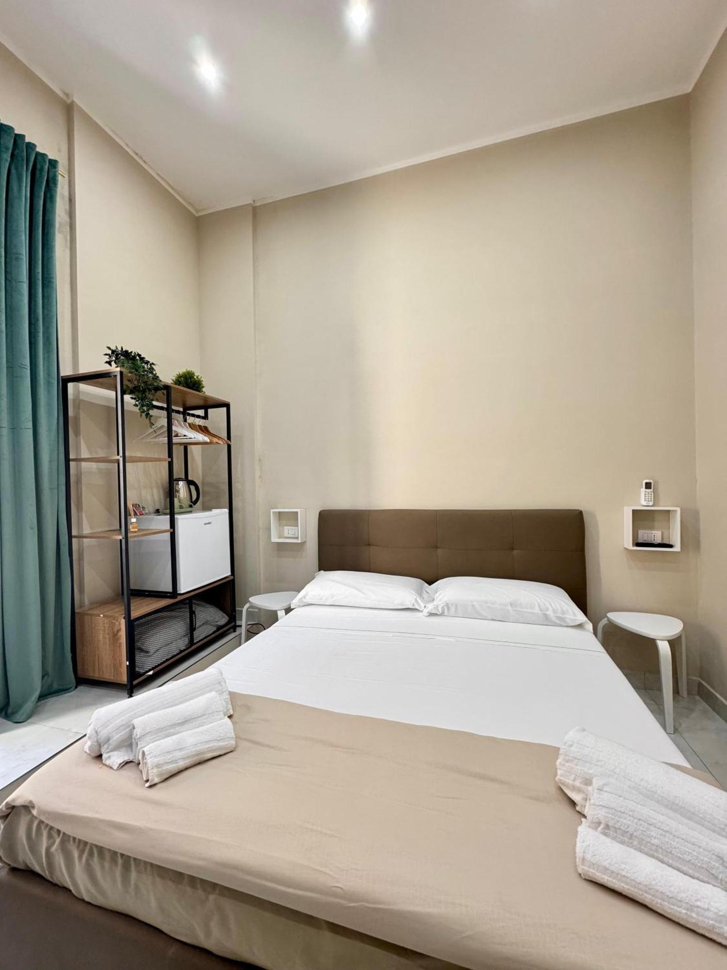 Royal Dream Bed & Breakfast Наполи Екстериор снимка